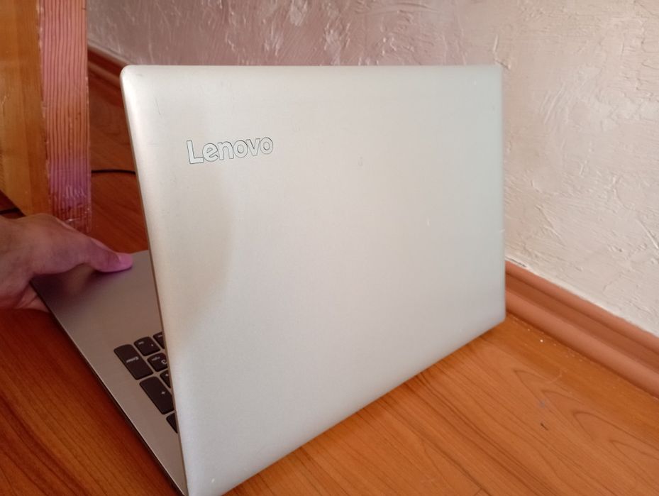 Продам ноутбук рабочая