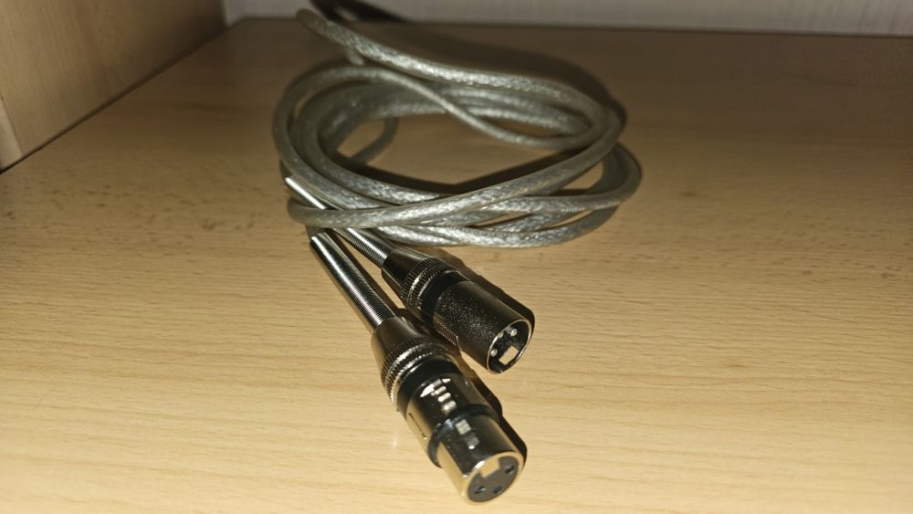 Продам xlr провод для микрофона 2.5 метра.