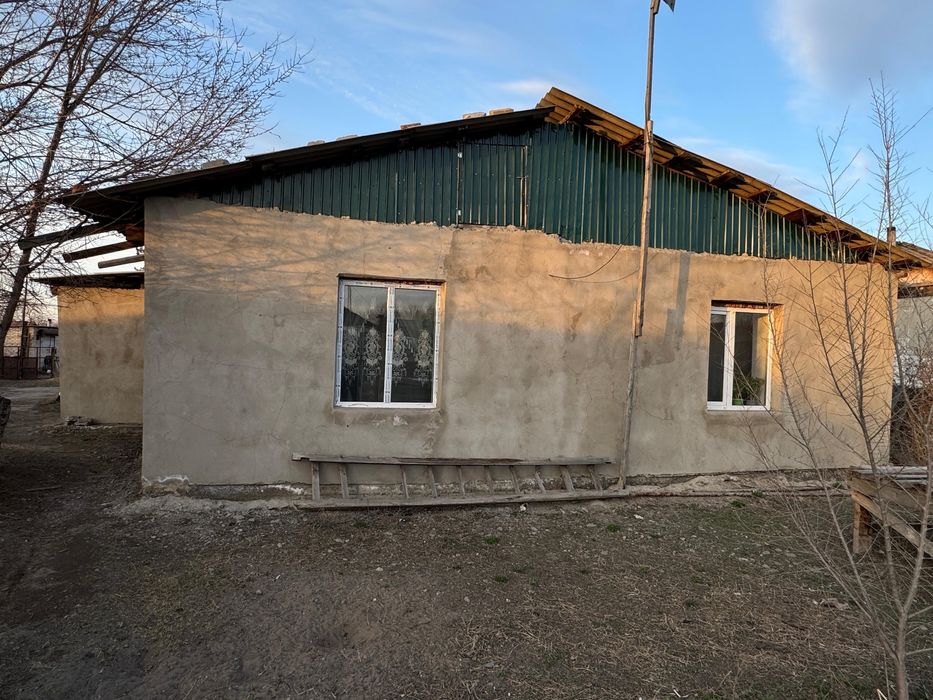 Продам дом на 2- даче