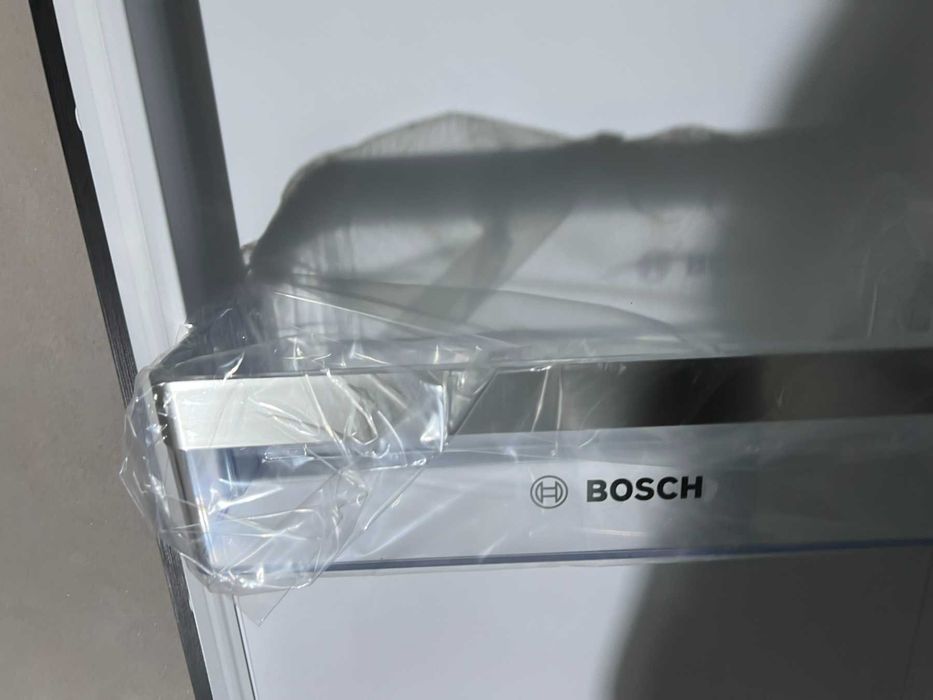 Хладилник за вграждане Bosch KIN86VFE0 - чисто нов, неизползван