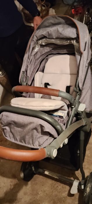 Vând următoarele obiecte