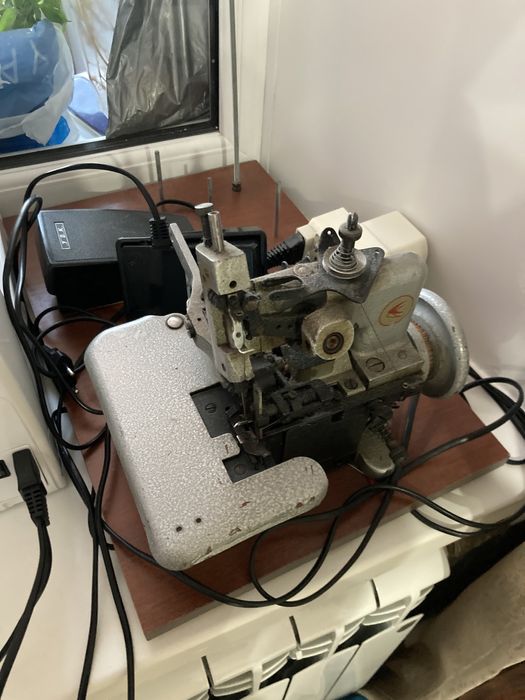 Продам оверлок промышленный 51 класс.