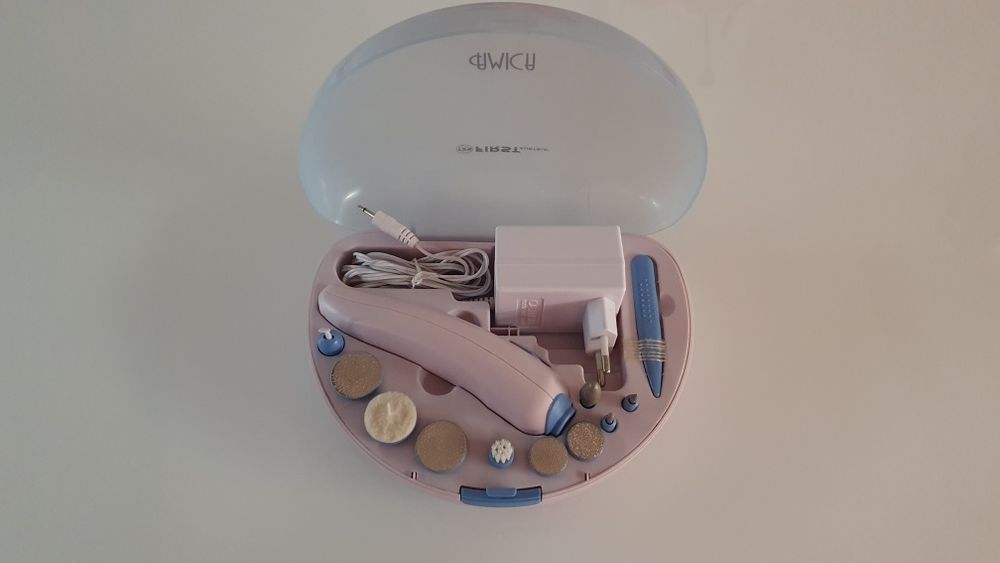 Комплект за педикюр и маникюр