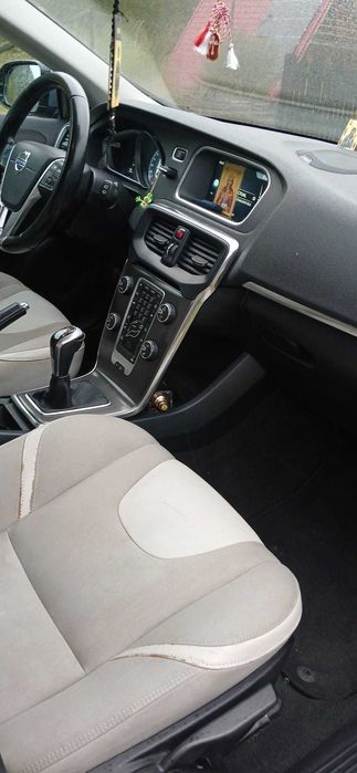 Vând Volvo v40 diesel 190cp