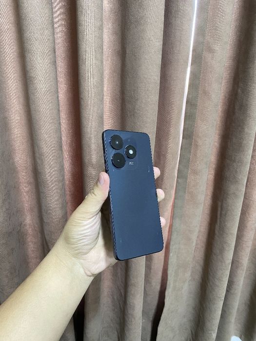 Tecno spark Go 2024 xotira 128/6 aybi sensiri singan imekasi yoq