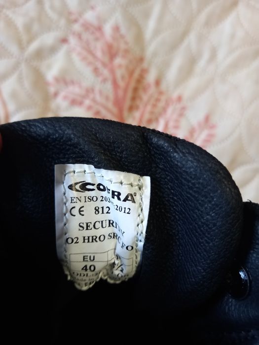 Продавам чисто нови кубинки 40 номер Cofra