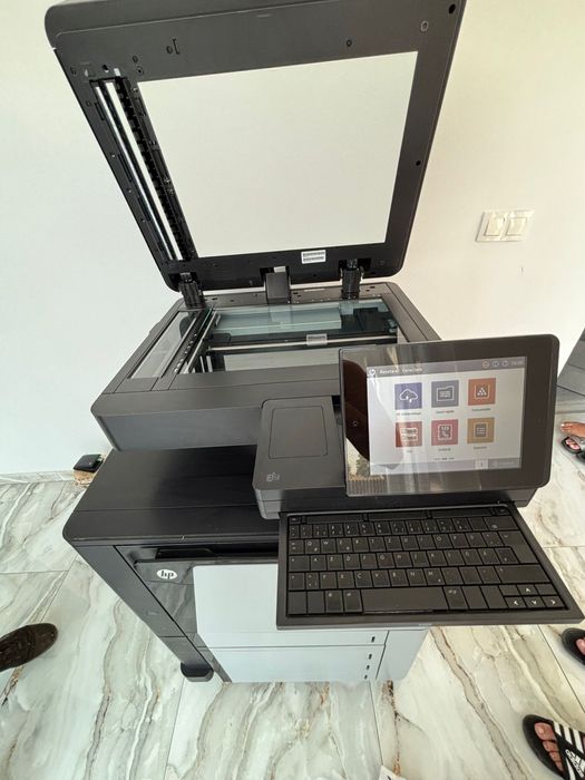 Imprimanta Hp Color Laserjet Flow Mfp m880