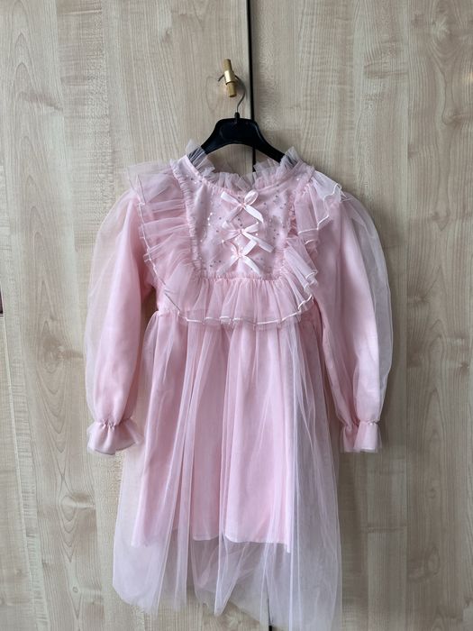 на девочку 7-8 лет