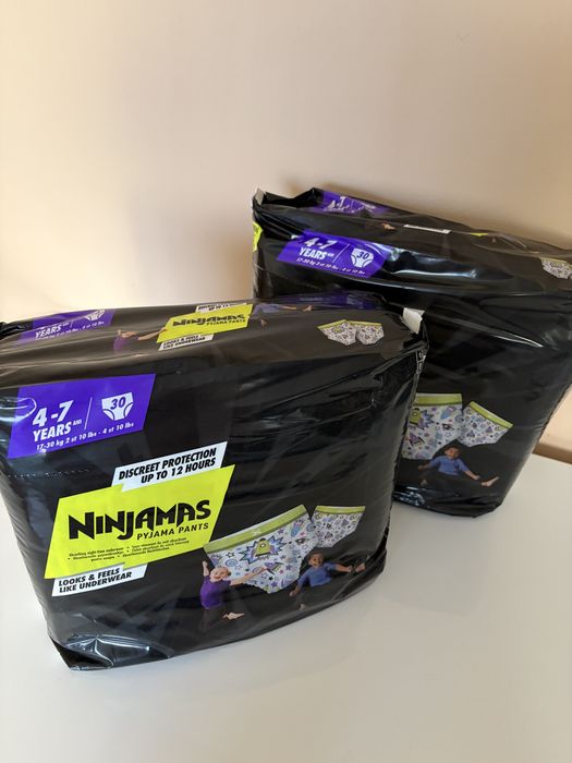 Pretul este pentru ambele baxuri. Pampers marimea 7-8