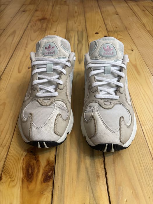 Incaltaminte Adidas YUNG femei marimea 38 2/3 stare buna
