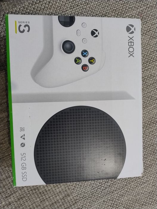 Vând Xbox Seris S 512gb - 2 manete
