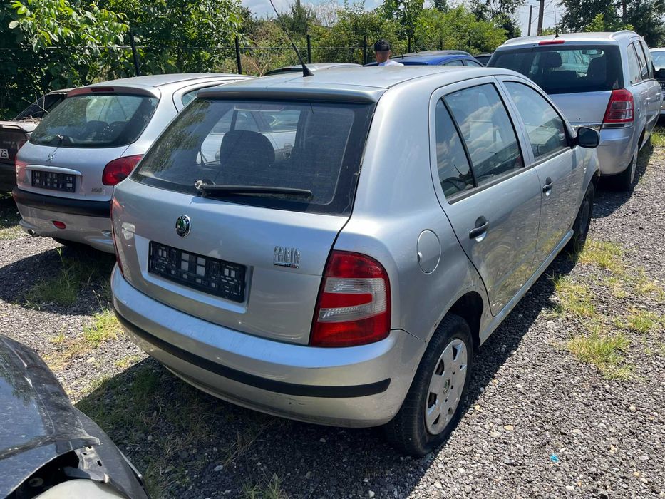 Dezmembrez Skoda Fabia 1 facelift gri argintiu 1,2 benzina 2006