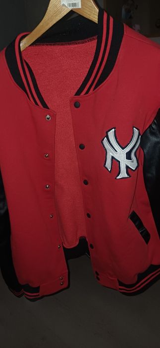 Весенняя кофта бомбер