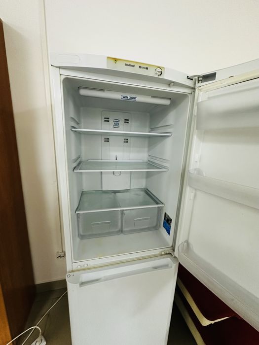Холадилник Indesit