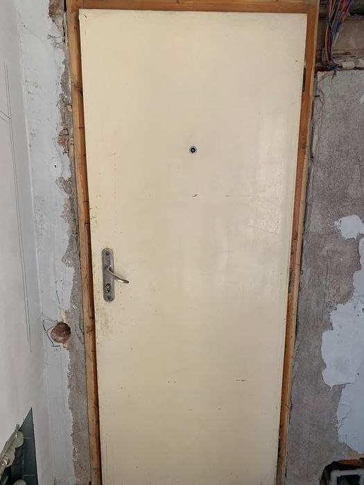 Входна врата Масив