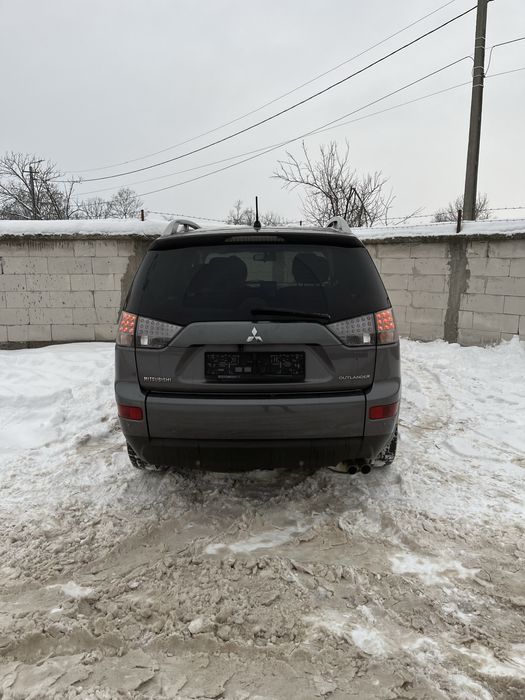 Vând Mitsubishi Outlander 2.0 d 4x4