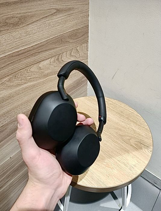 Quloqchin naushnik Sony WH-1000XM5 uchko’prik