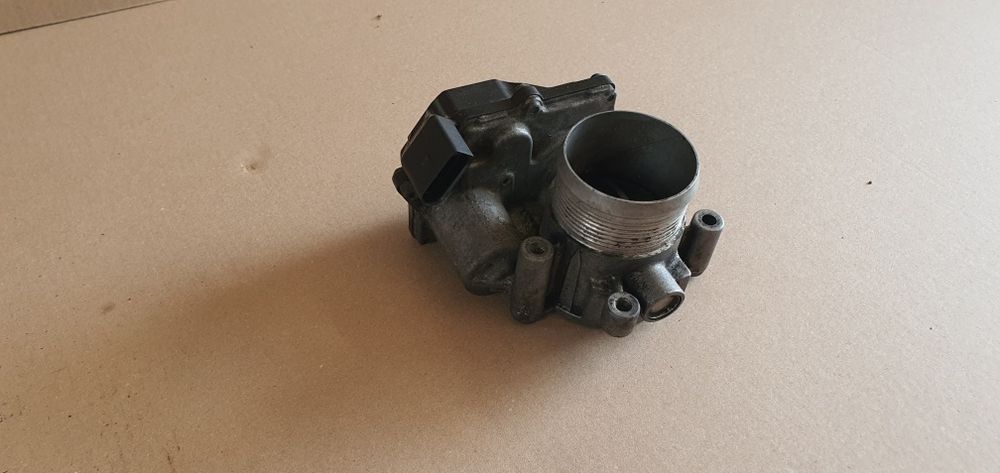 Clapeta acceleratie 2.0 tdi CAG CAGA CAHA CBB CBAB CFF 03L 128 063 E