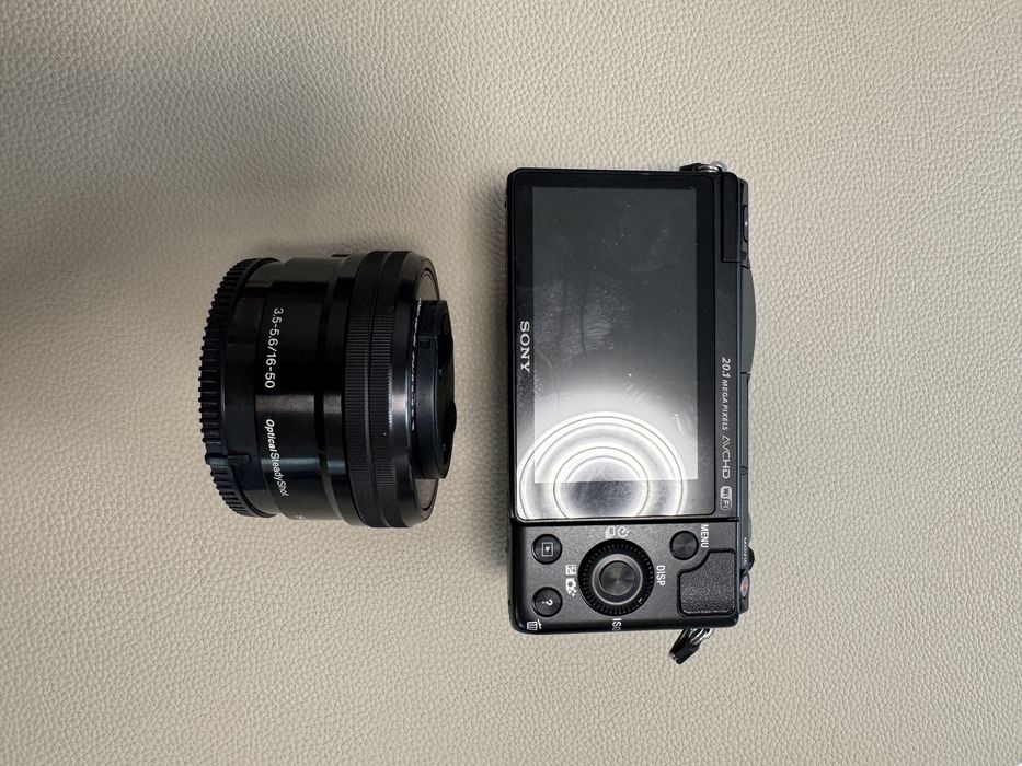 Sony a5000 + Sony E 16-50mm f3.5-5.6 PZ OSS