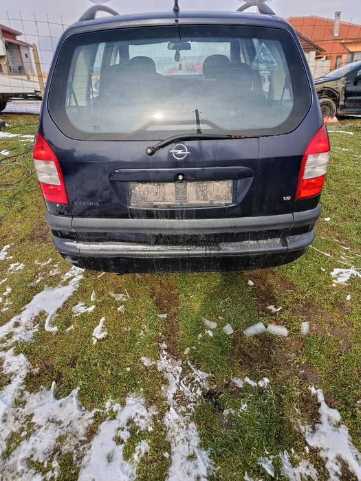 Продава се на Части Opel Zafira A