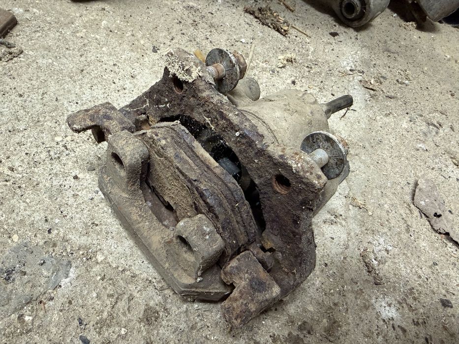 ABS модул и заден спирачен апарат BMW E39