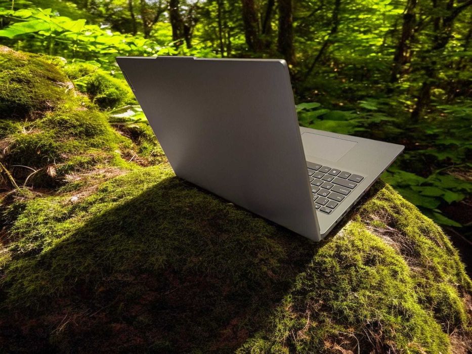 Laptop Lenovo IdeaPad Slim 3 16ABR8 silentios, ideal office