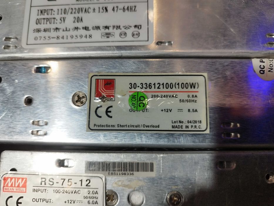 Diferite modele sursa alimentator 5 si 12 Volti