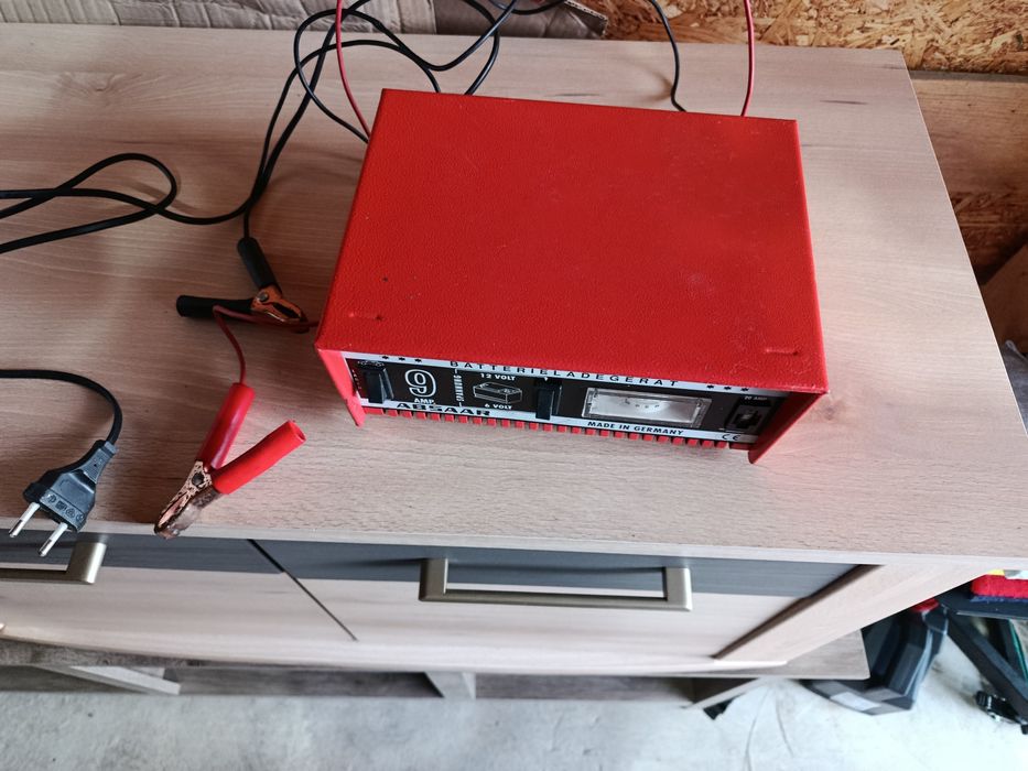 Încărcător baterie ABSAAR 9 AMP