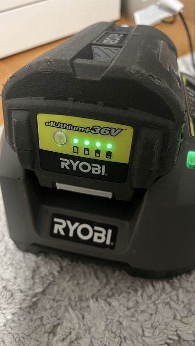 Acumulator Ryobi 36 V  4.0 Ah cu incarcator