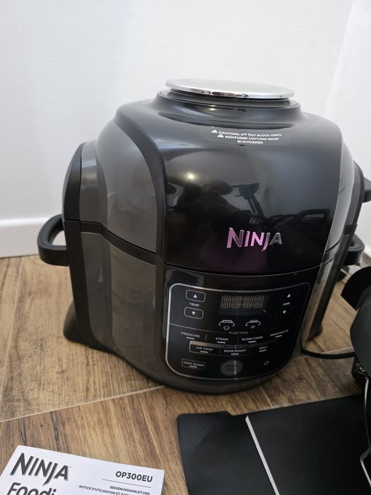 Vând Ninja Foodi Multi-Cooker OP300EU, 7 în 1, 6L