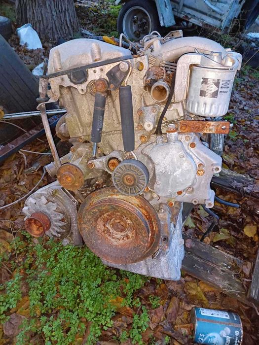 ОБОРУДВАН работещ двигател 5 цилиндров Мерцедес