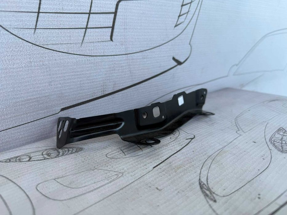 Suport / Fixare Aripă Față Stânga Audi A3 S3 8V 2017 / 2013-2019 Cod OEM 8V0821091C (5C2)