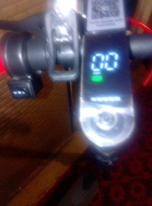 Продаётся новый электросамокат за полцены.