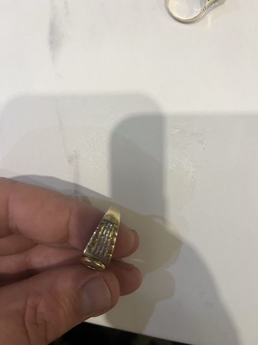 Златна гривна и колиета