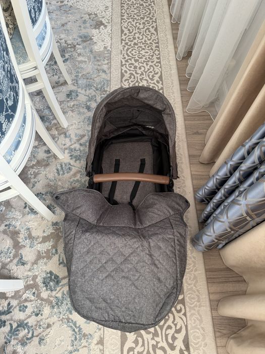 Продается Коляска Tomix 3 в 1