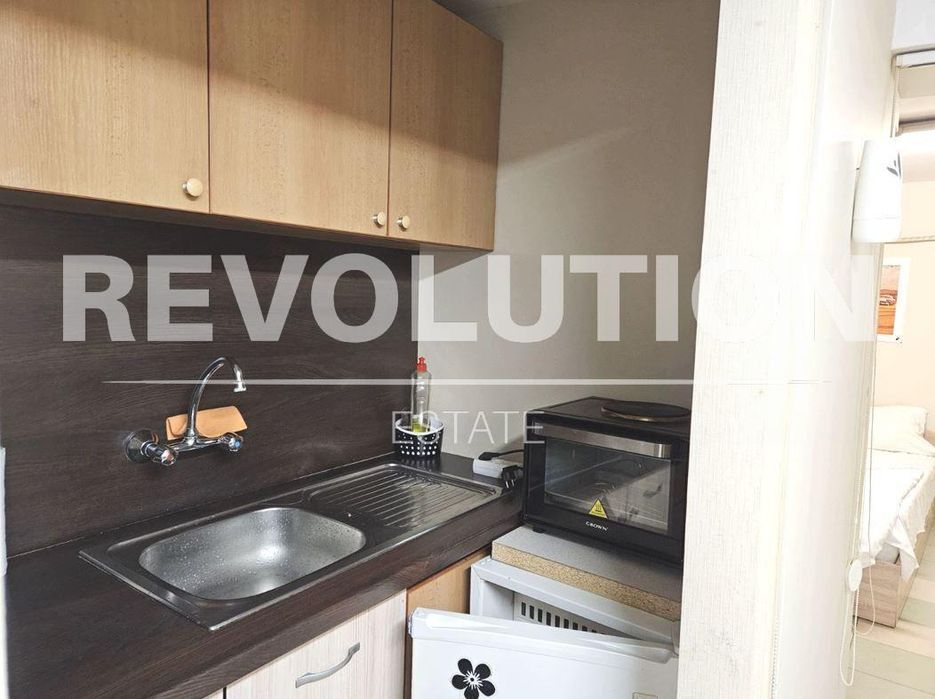 Дава се под наем Едностаен апартамент в Варна, Център - 35 кв.м за 298.86 € - Снимка #3