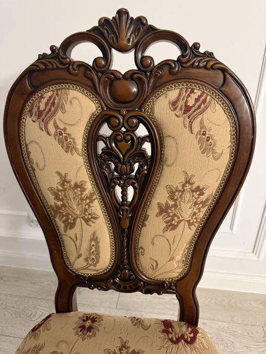 Scaune epoca cu model