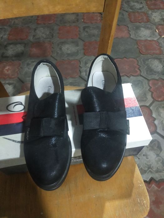 Продам детскую обувь