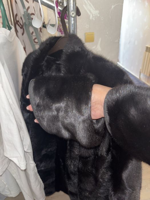 Продам шубу норковую