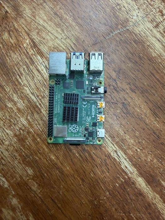 Продам Rasspbery pi 4b 4g