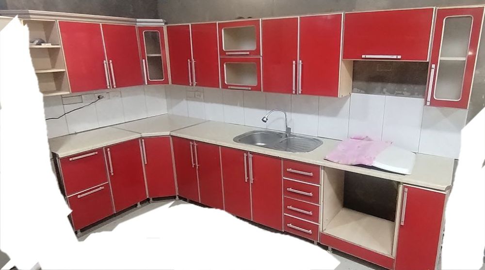 Кухенний мебел, красный шкаф