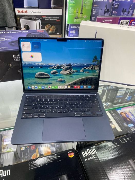 MacBook Air M2 sotiladi