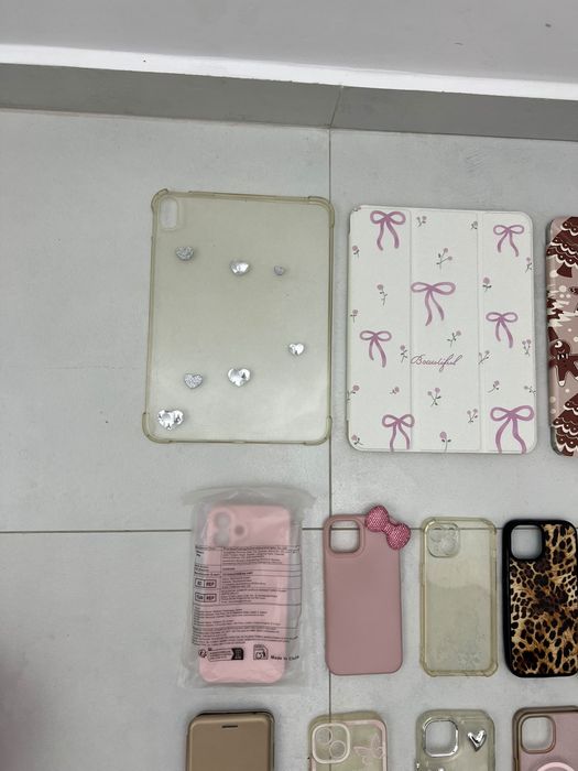 Vand huse pentru ipad si telefon