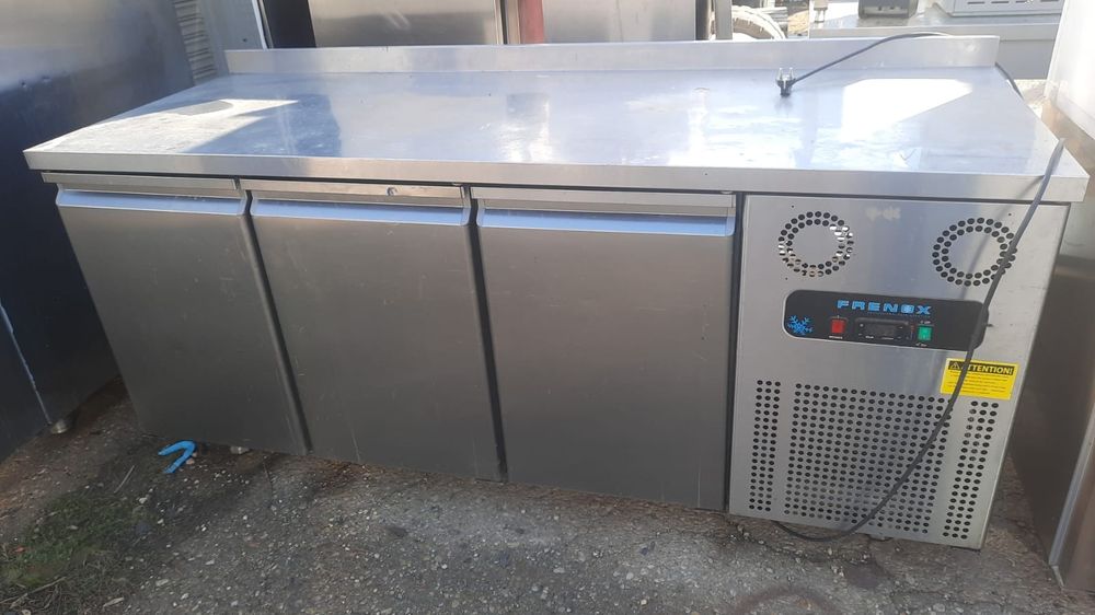 Vitrina RECE Grecia / Masa frigo / PLITA 6Ochi 380V / CUPTOR 20 Tăvi /