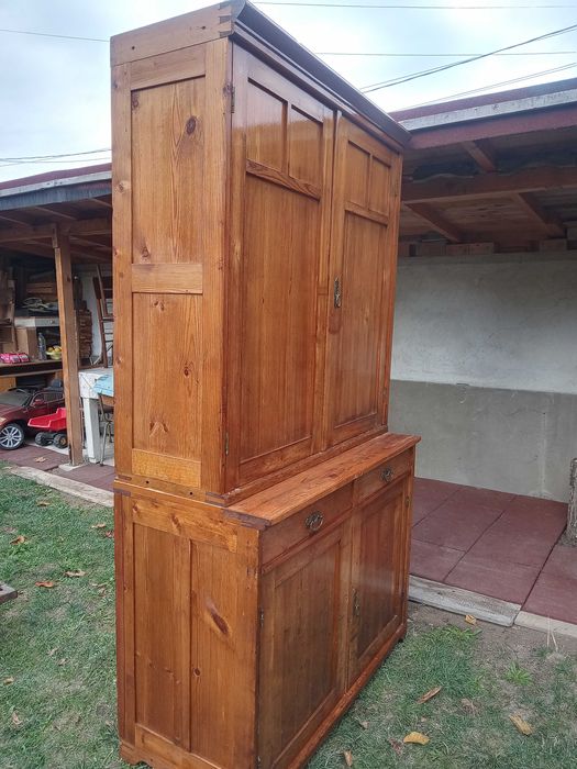 Шкаф от две части