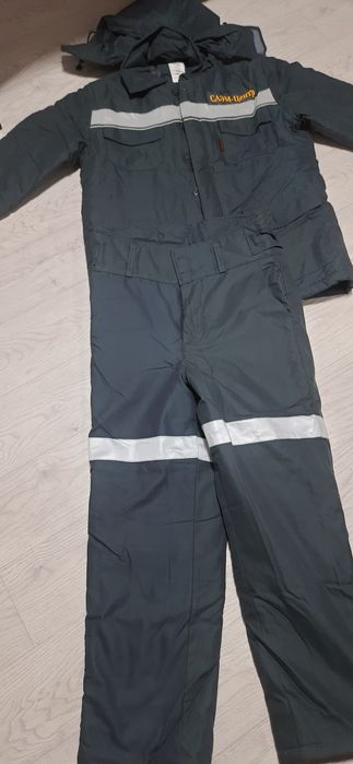 Продаю зимнюю спец одежду