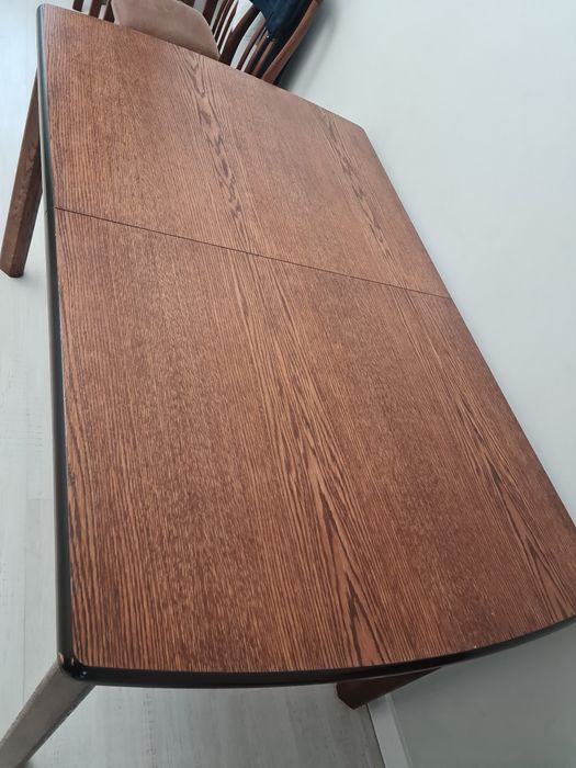 Продам стол бу цена 50 000тг.