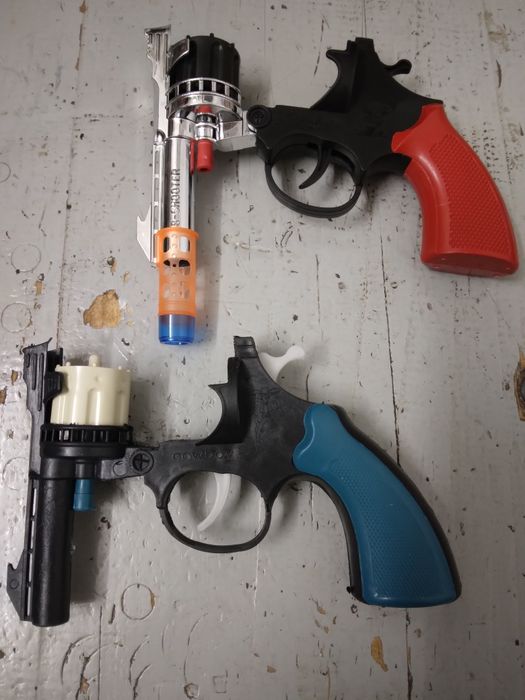 Pistol din plastic(Pvc) jucărie copii cu butuci  cu 8 focuri Yingpai 8