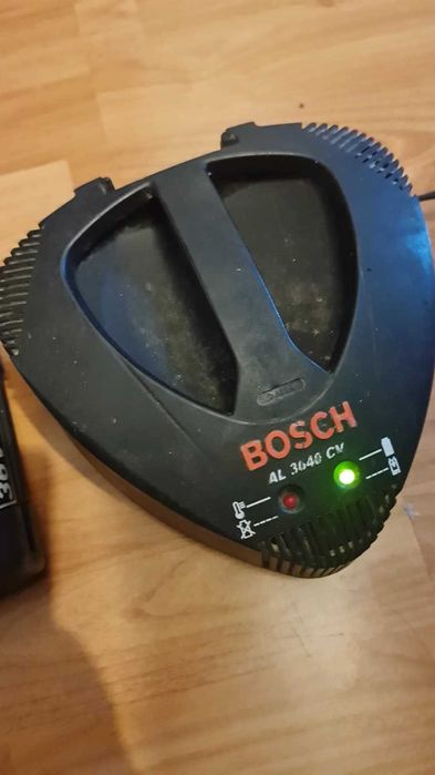 acum incarcat bosch 36v cu 4a