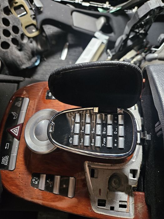 Джойстик телефон за Мерцедес w221